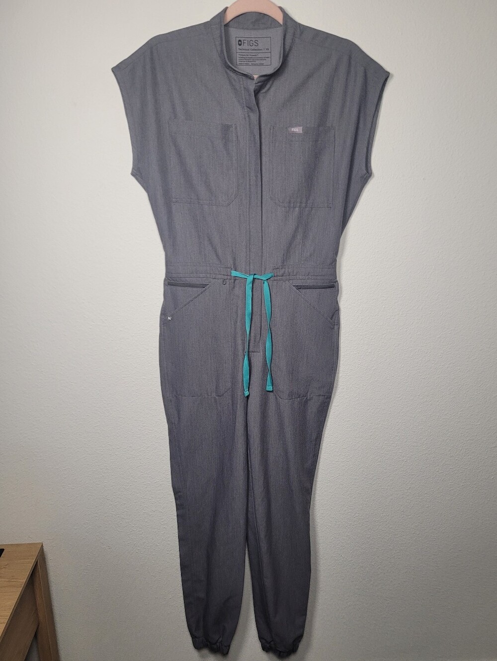 FIGS XS Grey Rafaela 9-Pocket Jogger Scrub Jumpsuit One Piece FIONx Medical